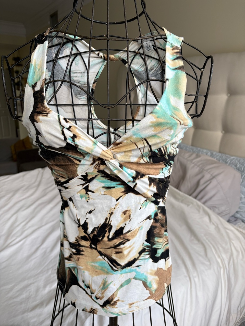 Cache Twist-Front dressy fitted top